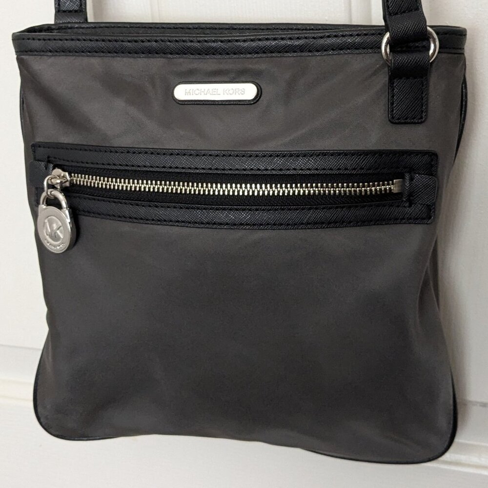Michael Kors Hamilton Medium Nylon Gray/Black Crossbody Bag